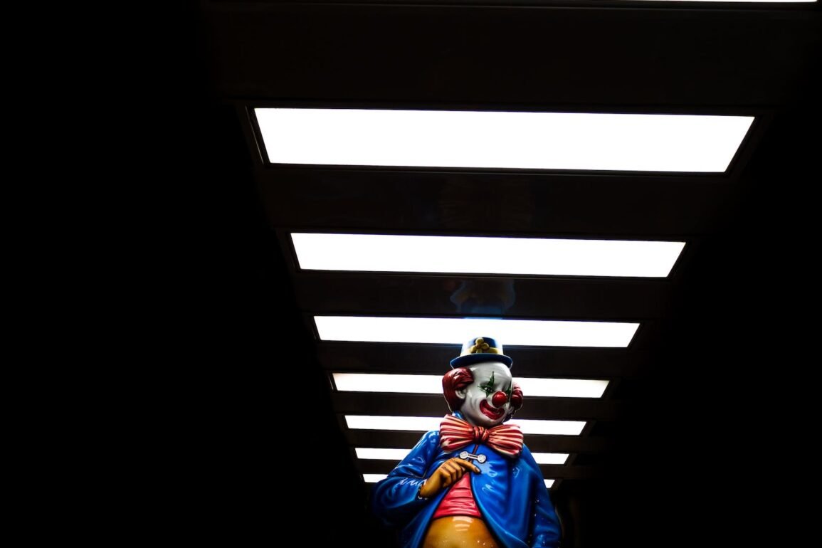 clown inside tunnel